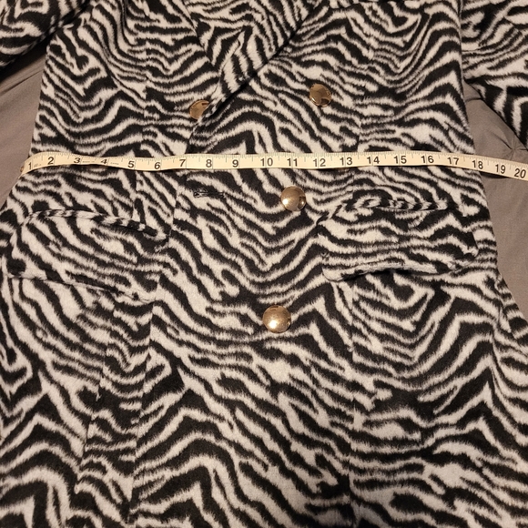 ZEBRA COAT - Picture 7 of 9